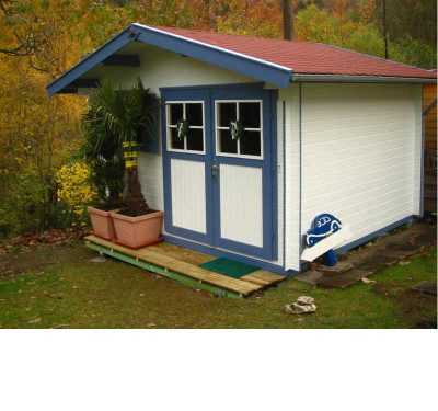Hauschen_fertig_Holzdeck.jpg