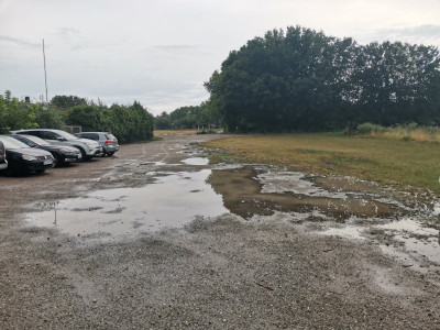Parkplatz Pfützen.jpeg