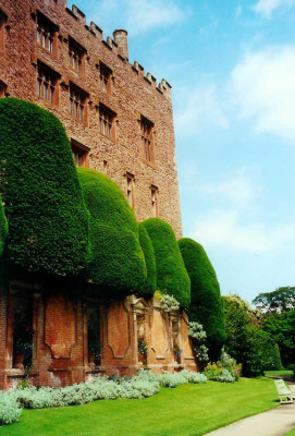 PowisCastle03_web.jpg