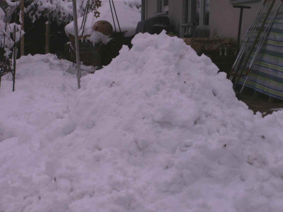 Schneehaufen_vom_Granatapfel.jpg