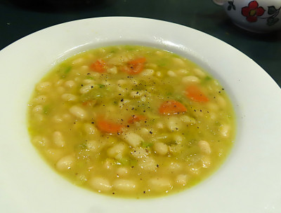 weissebohnensuppe.JPG