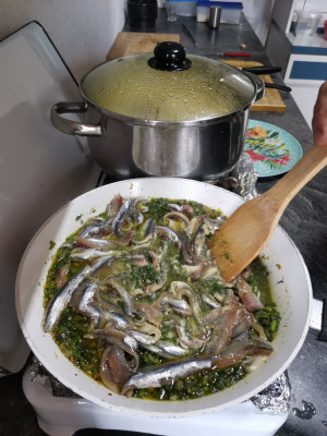 Bugatini con le sarde kochen.jpeg