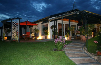 Zweit-Terrasse_mit_Treppe_klein.jpg