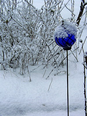 rosenkugel_schnee.jpg