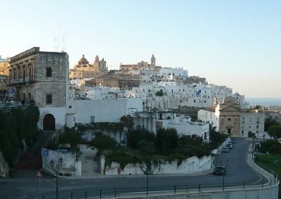 21_Ostuni_fars_2009.jpg