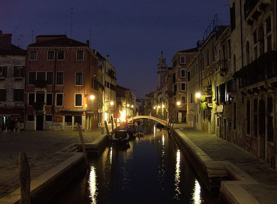 Venedig_Kanal_2_fars_2007.jpg