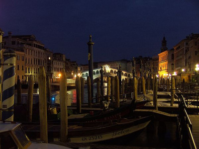 Venedig_Ponte_di_Rialto_fars_2007.jpg