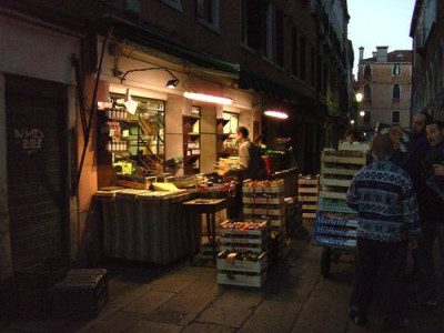 Venedig_Gemusemarkt_fars_2007.jpg