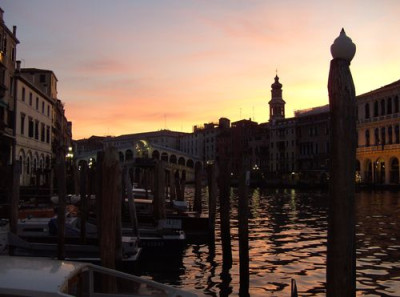 Venedig_Ponte_di_Rialto_4_fars_2007.jpg