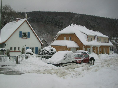 schnee_03.02.10_haus.jpg
