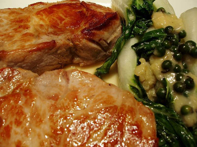 schweineruecken_pakchoi_gruenerpfeffer_parmigiano.jpg