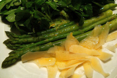 feldsalat_gruener_spargel_parmigiano4.jpg