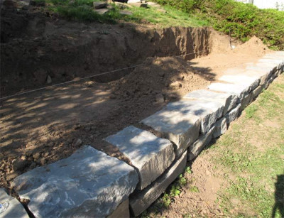 trockenmauer_bank.jpg