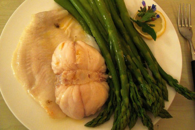 gruenspargel_scholle_seeteufel.jpg