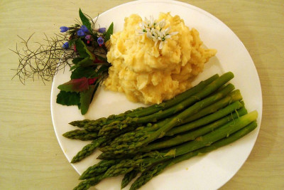 gruenspargel_stampfkartoffeln.jpg