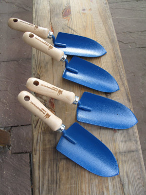blaue_schaufeln.jpg