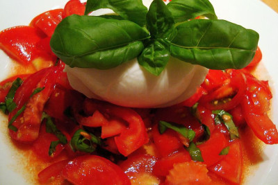 pomodori_e_mozarella_di_bufala.jpg