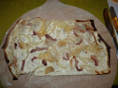 flammkuchen_muensterkaese.jpg