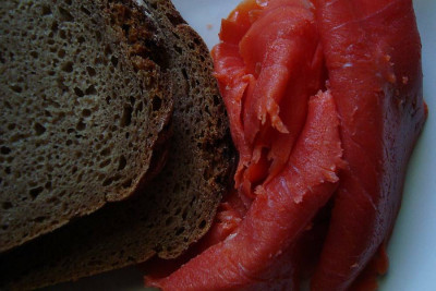 wildlachs_roggenbrot.jpg