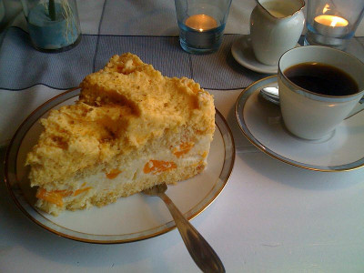 nordsee2010_essen4_gartencafe_torte.jpg