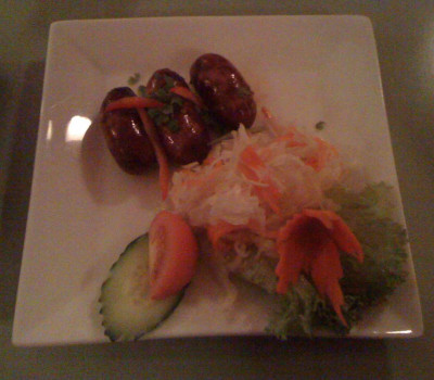 starter_scharfe-schweinswuerstchen_mit_frischen_thaikraeutern.jpg