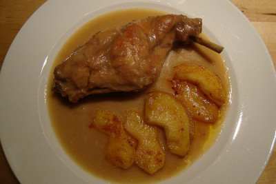 kaninchenkeule-cidre_brataepfel-calvados_20110214.jpg