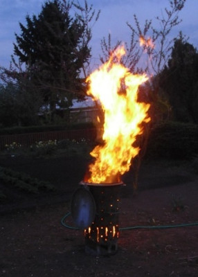 Osterfeuer_im_....JPG
