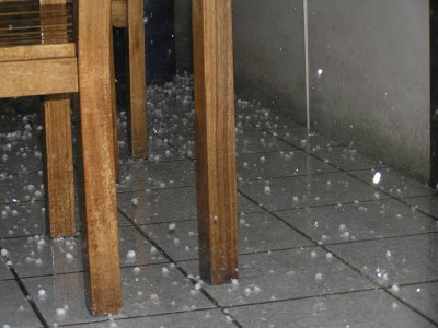 1hagel.jpg