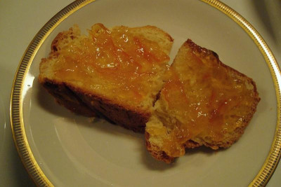 pfingstbrot_orangenmarmelade_201106_zg.jpg