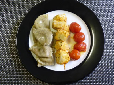 haehnchenspiess_teigwaren_tomaten.jpg