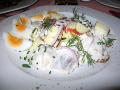 IMG_4297_Heringsstipp_mit_BBratkartoffeln.jpg