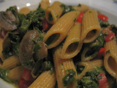 IMG_4336_Penne_mit_Spinat_und_Champignons.jpg