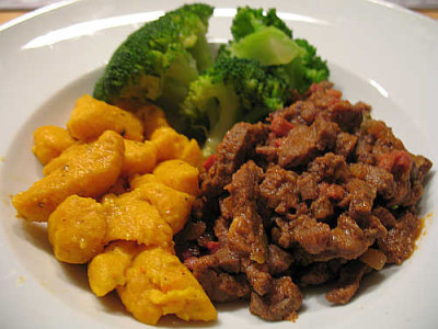 IMG_4349_Schnelle_Rouladen_mit_Kurbisgnocchi_und_Brokkoli.jpg