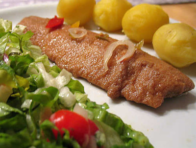 IMG_4354_Brathering_Pellkartoffeln_und_Endiviensalat.jpg
