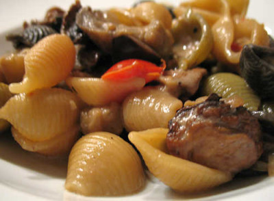 IMG_4363_bunte_Nudeln_mit_Gemuse_in_Kasesoe.jpg
