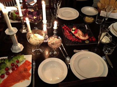 silvester2011_voller-tisch_zg2.jpg