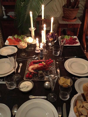 silvester2011_voller-tisch_zg.jpg