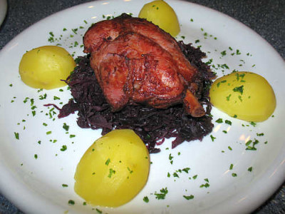 IMG_5067_Rotkohl_mit_Haxe.jpg