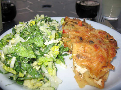 IMG_5155_Gemuselasagne_mit_Salat.jpg