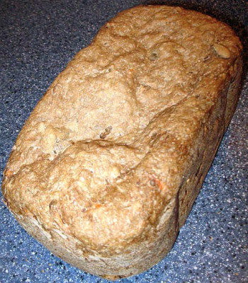 IMG_5290_Mohren-Nuss-Brot.jpg