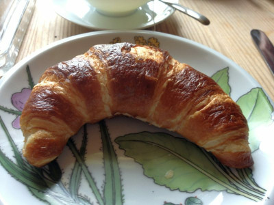 fruehstueck_dunkleborus-gipfeli_zg.jpg