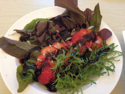 gartensalat-erdbeeren_zg.jpg