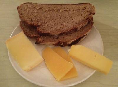 kaese-und-brot_zg.jpg