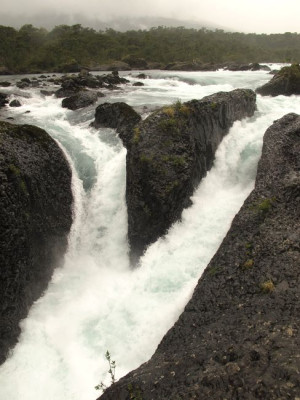 34_Petrohue_Wasserfalle_fars_2012.jpg