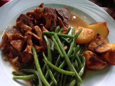 mittagessen_lamm-pfifferlinge_20120806b.jpg