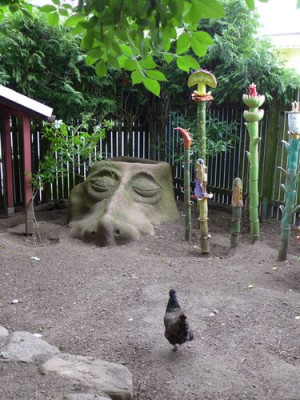 Huhnerhof_fars_2013.jpg