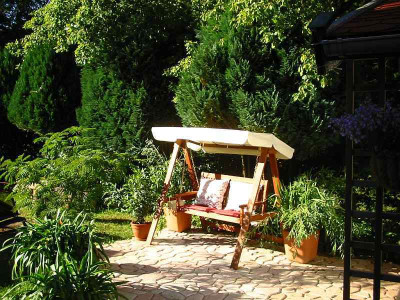 Schaukel_Gartenhaus_August_13.jpg