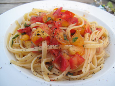 tomaten_crudo_nudeln.jpg