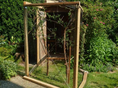 Gartenhausvoliere.jpg