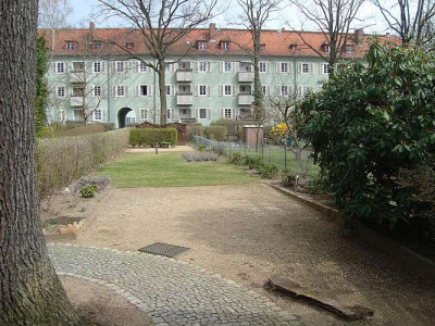 GartenApr2012_klein_-_Kopie.jpg